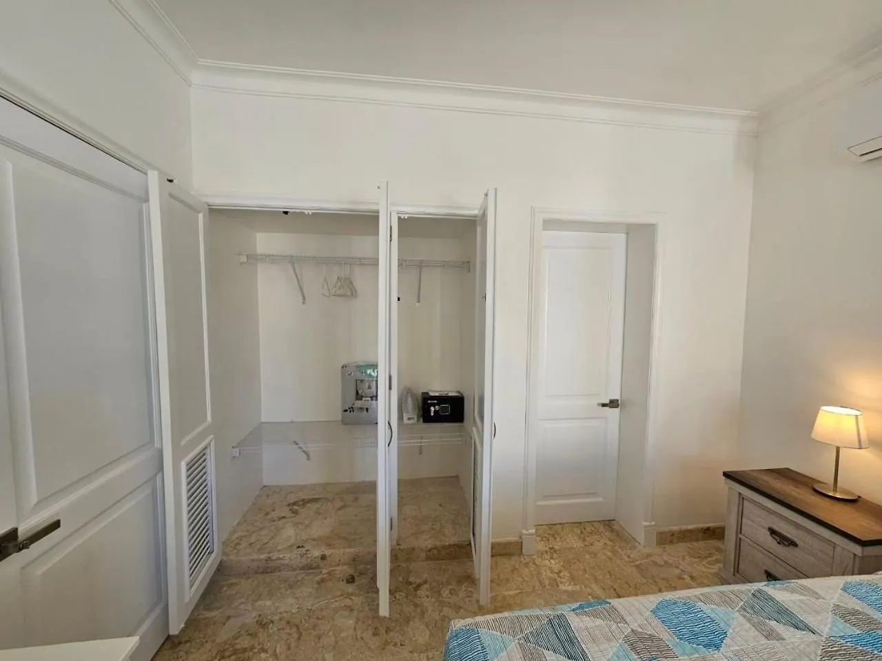 2Bdr Beach Access At Playa Turquesa Los Corales Pc プンタ・カナ